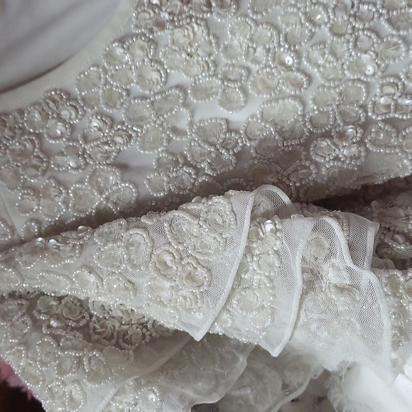 Macduggal 10748 White beaded Gown 4 NWT could use for a wedding gown - Picture 6 of 8